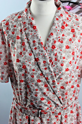 Vintage Kleid mit Gürtel Blumen Made in England UK 20 EUR 48 Cottagecore Oma Whimsy