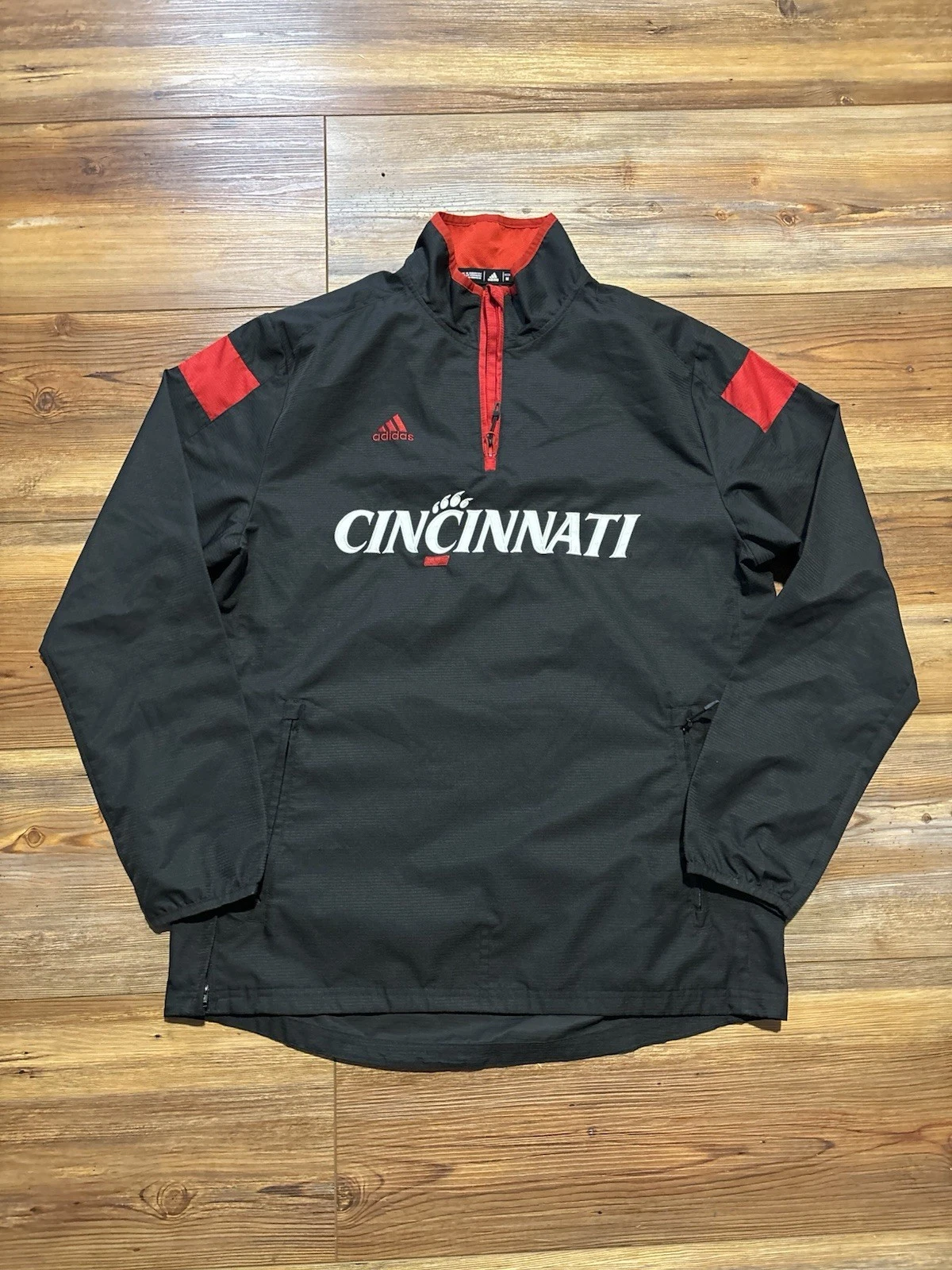 Vintage Y2K Adidas Cincinnati Bearcats Full zip Windbreaker Size Medium