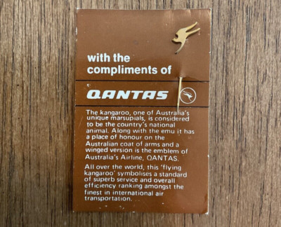 RARE 1970s QANTAS ORIGINAL WITH COMPLIMENTS GOLD KANGAROO RED CARD LAPEL PIN