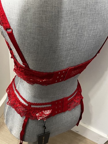 Red Lace Bra With Garter And G String Size Small - Picture 3 of 3