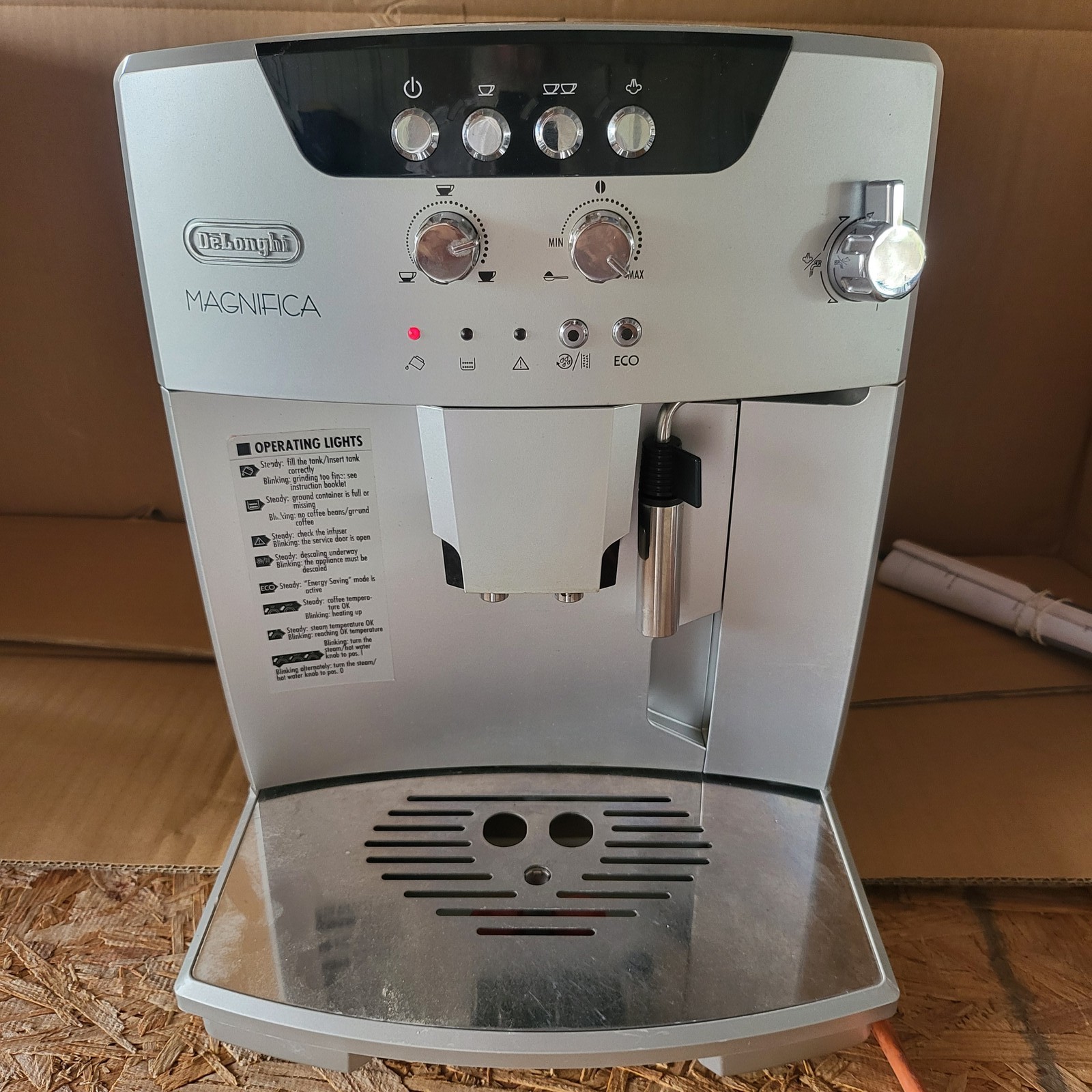 DeLonghi Magnifica ESAM04.11.X Automatic Espresso Coffee Machine Silver Black