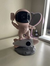 Astronaut LED projector Multicolor Color Changing Timer USB Pink White Gray