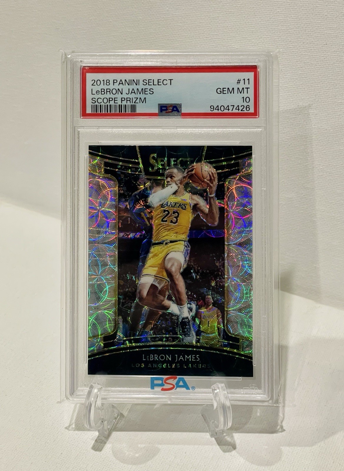 LeBron James 2018-19 Select Concourse Scope Prizm #11 PSA 10
