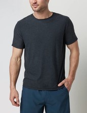 Vuori Men  s Strato Tech Tee - V126 - Chercoal Heather - Medium