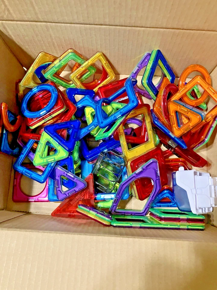 Lote de 95 ct. de bloques de construcción magnéticos Magformers incluyendo ruedas Foto 3 de 4