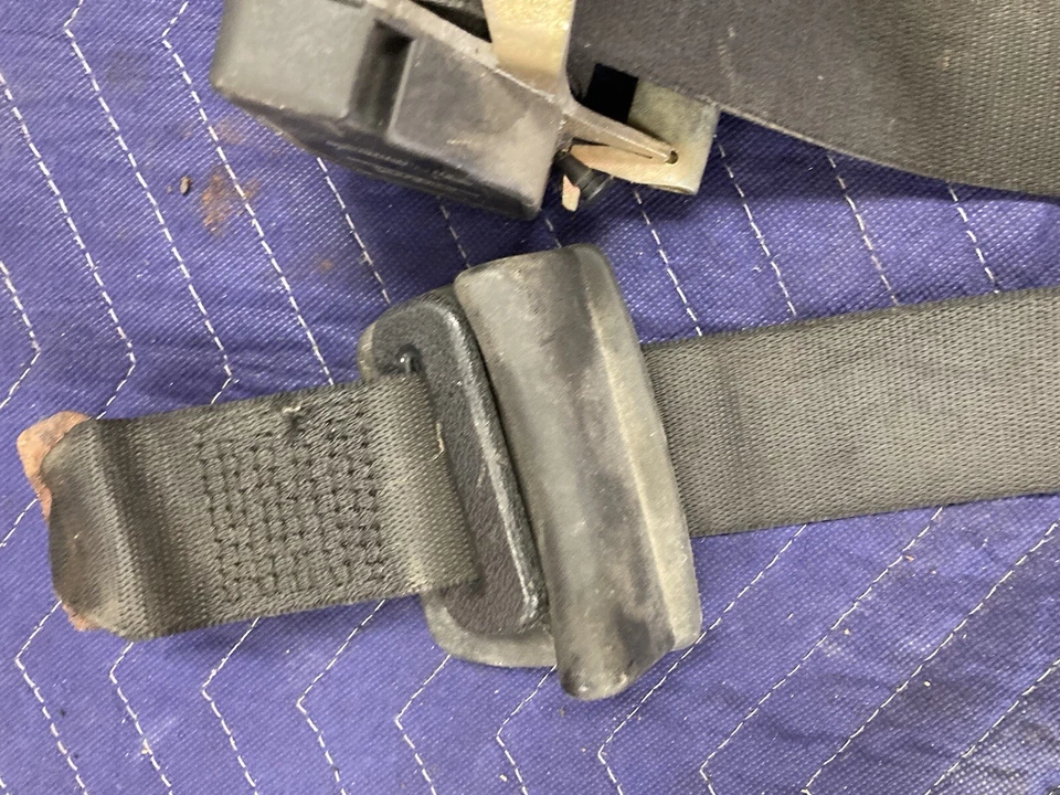 1984-1991 BMW 318i 325i E30 Rear LH RH Seat Belt Retractor Upper Coupe #2624M - Image 4 of 4