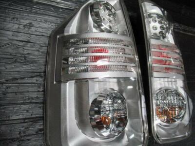 ヴォクシー DBA-ZRR80W 右テールランプ 070 28-232 81551-28560 