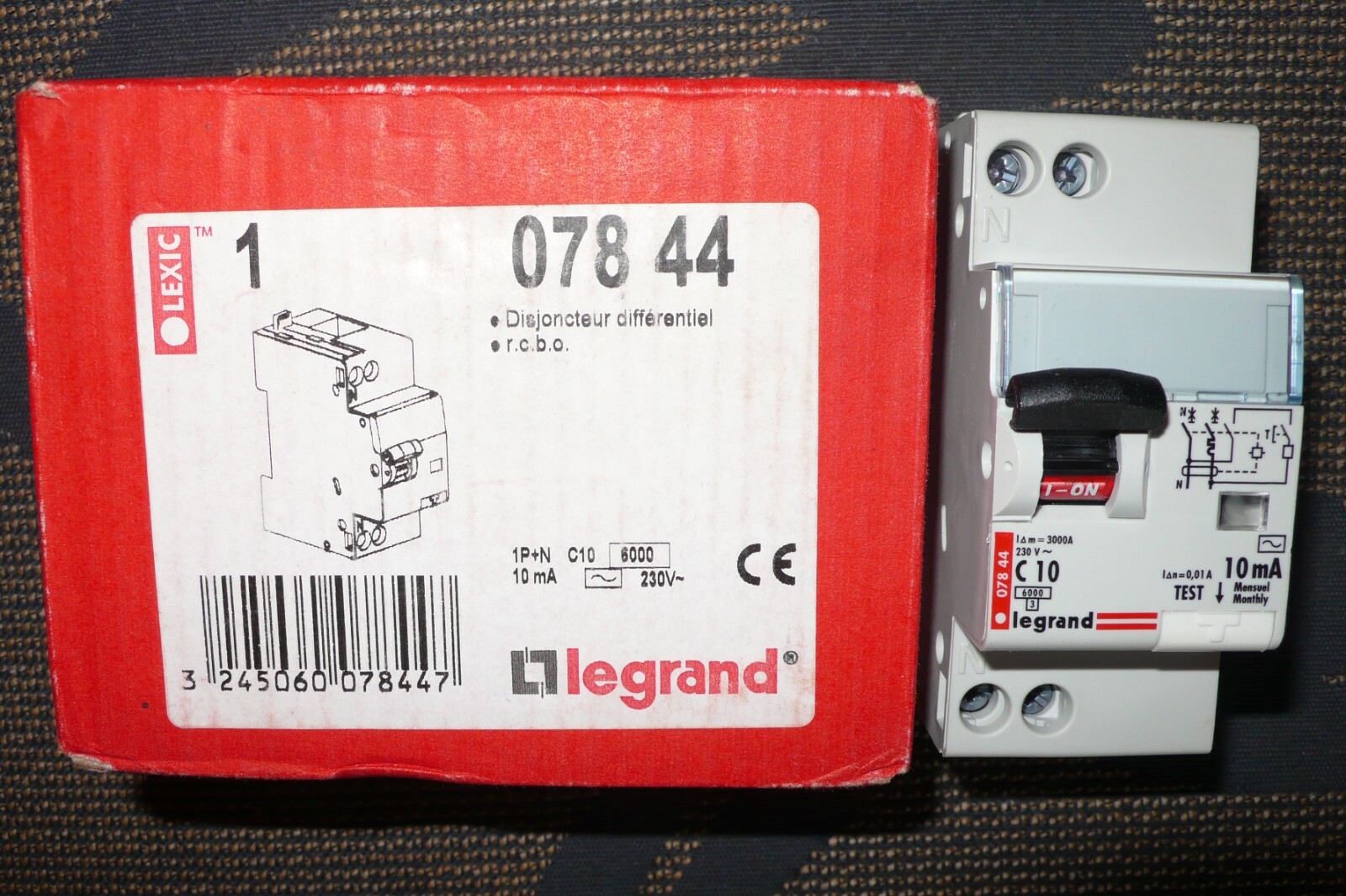 Disjoncteur différentiel Legrand 07844 2 pôles 10A 30mA type AC courbe C