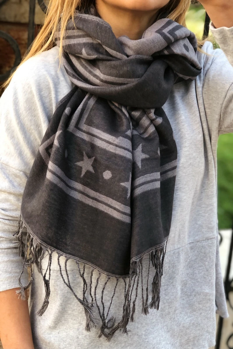 star pattern scarf