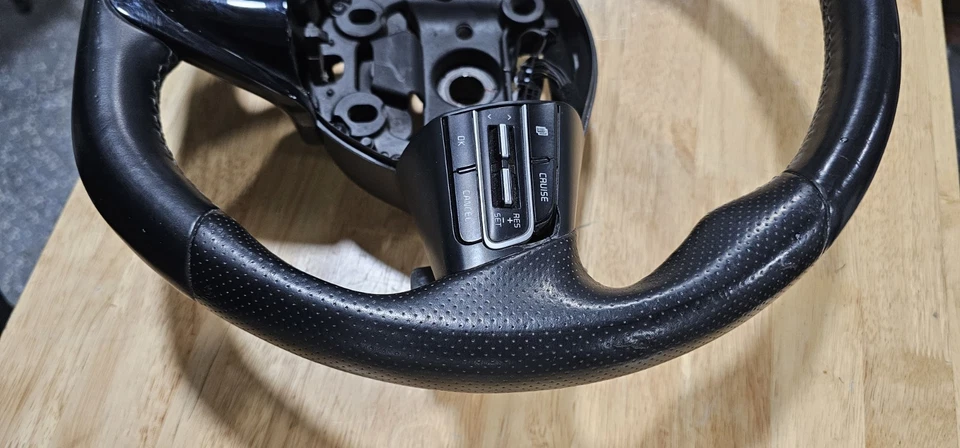 Volante Kia Stinger 2018-2021 con interruptor de control de crucero OEM 56100J5310 Foto 3 de 4