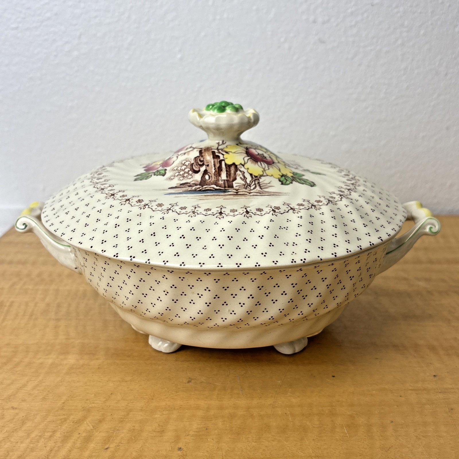 Royal Doulton GRANTHAM Round Covered Vegetable Bowl D5477