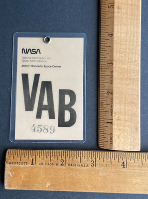 Original 1960-70s NASA APOLLO Era VAB Employee Access Badge #4589