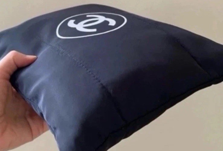 Black Beauty Pouch Chanel  VIP Cosmetic Makeup Case Organizer New