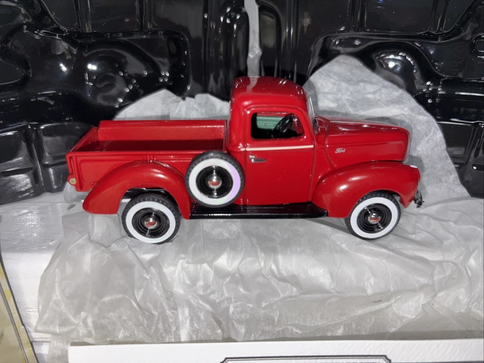 Matchbox Collectibles 1:43 1940 Ford Pickup YTC03-M (0080) - Image 2 of 4