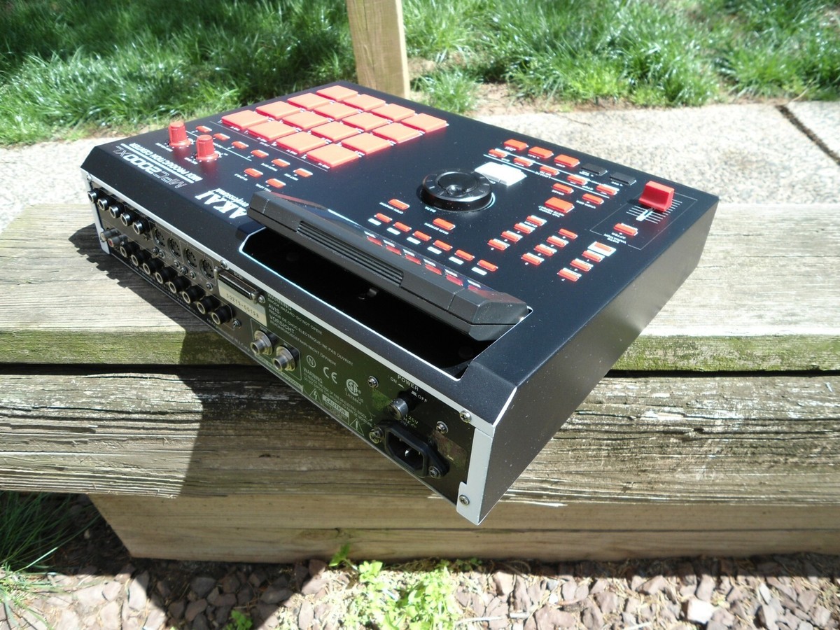 AKAI（アカイ） MPC 2000XL CF s-l400.jpg