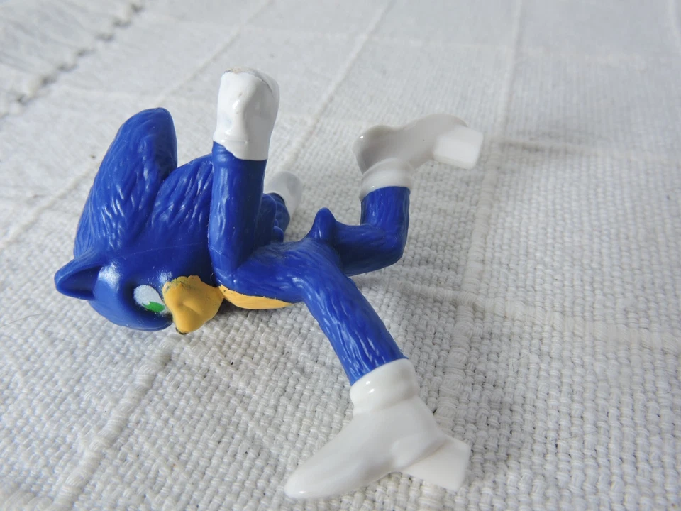 Figura Sonic en azul y beige tiene poco tas en los pies hacer un buen adorno de pastel Foto 3 de 4