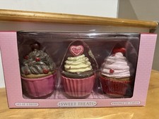 NUEVO Juego de 3 Dulces Golosinas Día de San Valentín Rosa Rojo Cupcakes Virales Día de San Valentín
