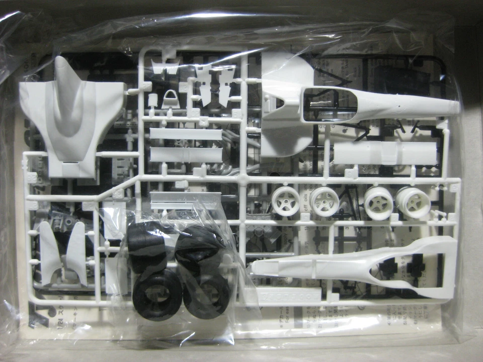 Tyrrell Ford 019 Formula 1 F1 Modeler's 1/24 Scale Model Kit Car Alesi Nakajima - Image 2 of 4