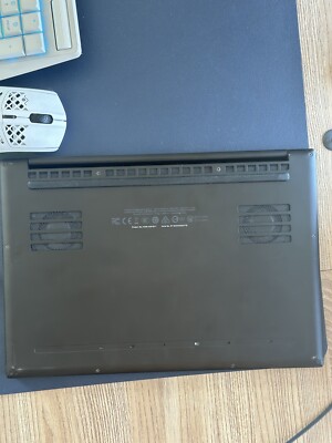 Razer Blade Stealth 13 RZ09-02812E71 i7-8565U 1.8GHz 16GB 256GB