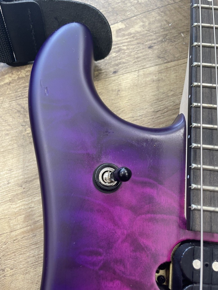 EVH 5150 Deluxe Series- Purple Daze Guitar w Strap - PPSKN348039