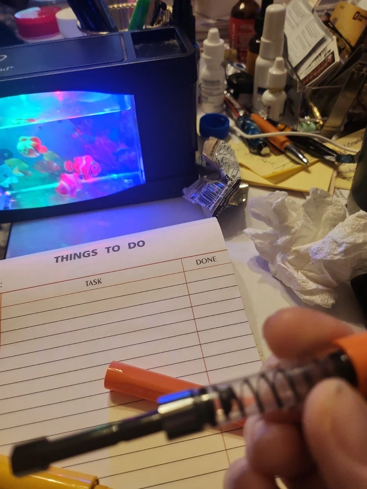 Lamy Safari fountain pen medium In Orange And Yellow.. Classic Fountain Pen Duo - Image 3 of 4