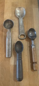 Vintage Ice Cream Scoop Ice Cream Spoon (Lot of 4) Push Button Release