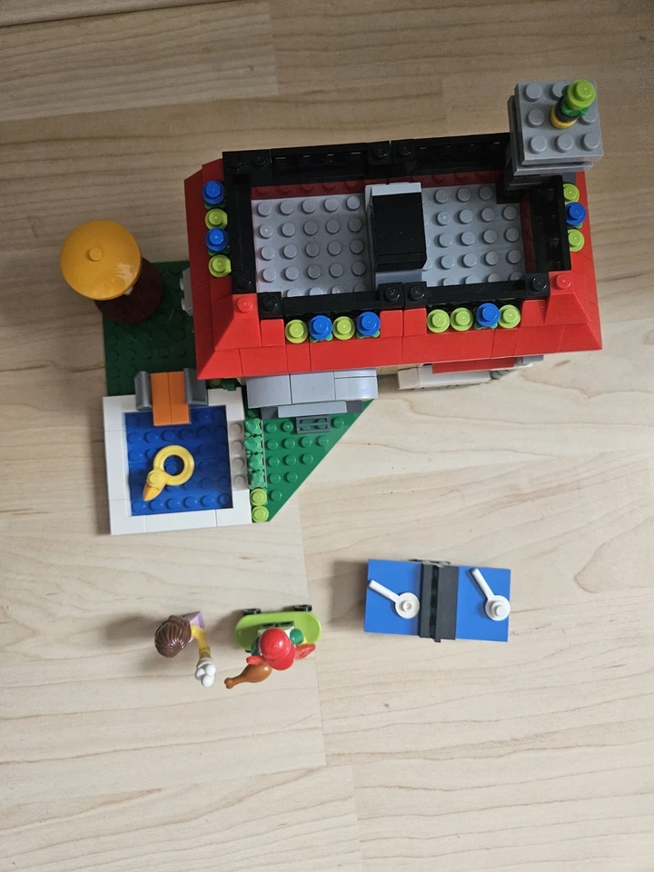 LEGO Creator 31067 Modular Poolside Holiday, Foto 2 von 3