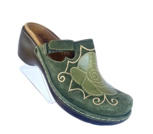 green mule shoes
