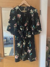 New Look ladies black floral patterned fan sleeved dress size 10