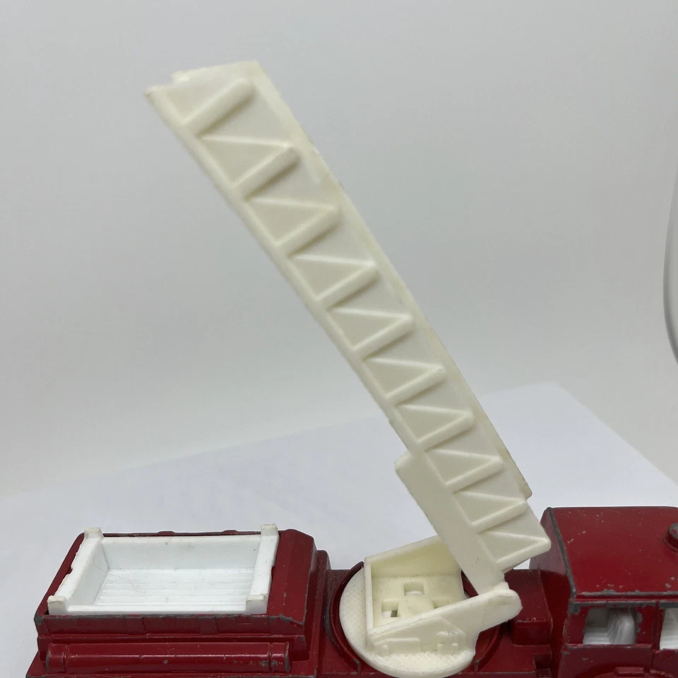 Camión de bomberos Tootsietoy vintage 1970 fundido a presión y plástico Foto 4 de 4