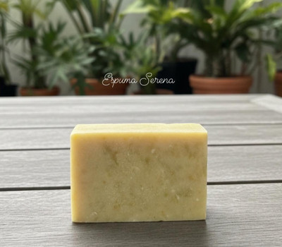Jabon Artesanal De Aguacate  (Avocado and Coconut Milk Artisan Soap)