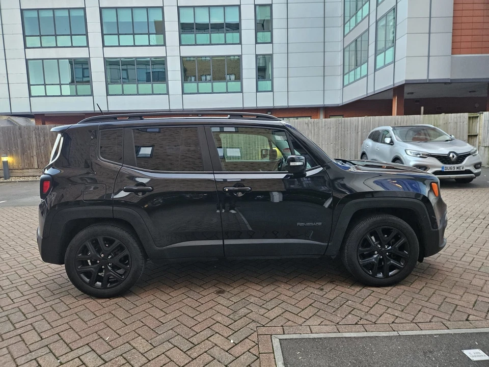 Jeep Renegade 1.6 E-TorQ Dawn of Justice Euro 6 (s/s) 5dr - Image 3 of 4