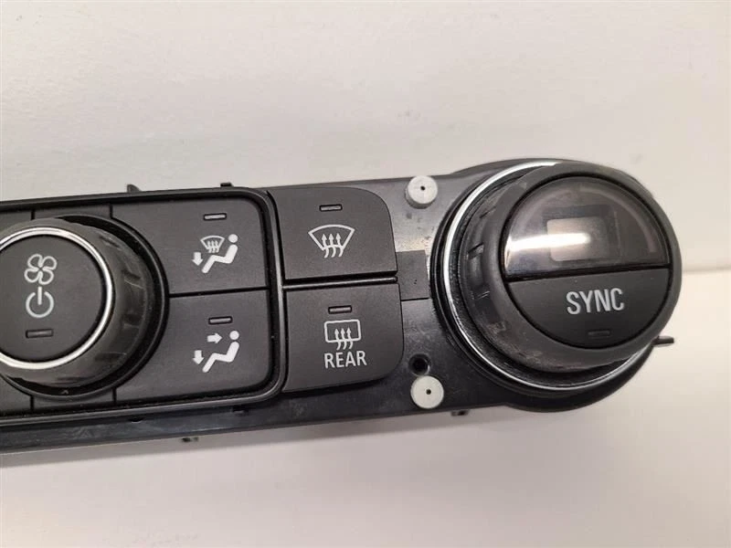 17-19 CHEVY SILVERADO 2500 PICKUP CONTROL DE TEMPERATURA OPT CJ2 ID 84173748 Foto 2 de 4