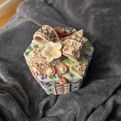 Vintage Fits And Floyd Handcrafted Ceramic Floral Hexagon Trinket Box