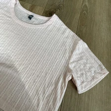 Francesca’s Alya Women’s Soft Pink Short Sleeve Crop Top Size Medium