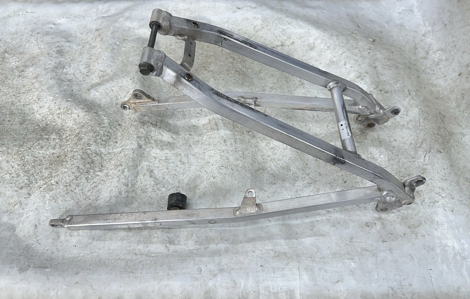 USED OEM 03 04 05 YAMAHA YZ250F YZ450F REAR SUB FRAME SEAT RAIL SUBFRAME
