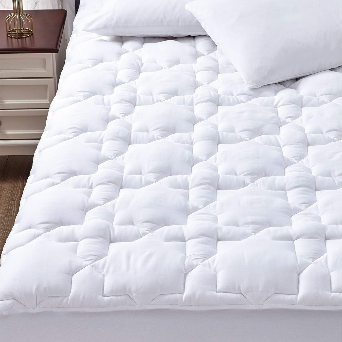 Twin XL Quilted Cotton Mattress Pad Deep Pocket Cooling Breathable Mattress Cover for Extra Long Beds
