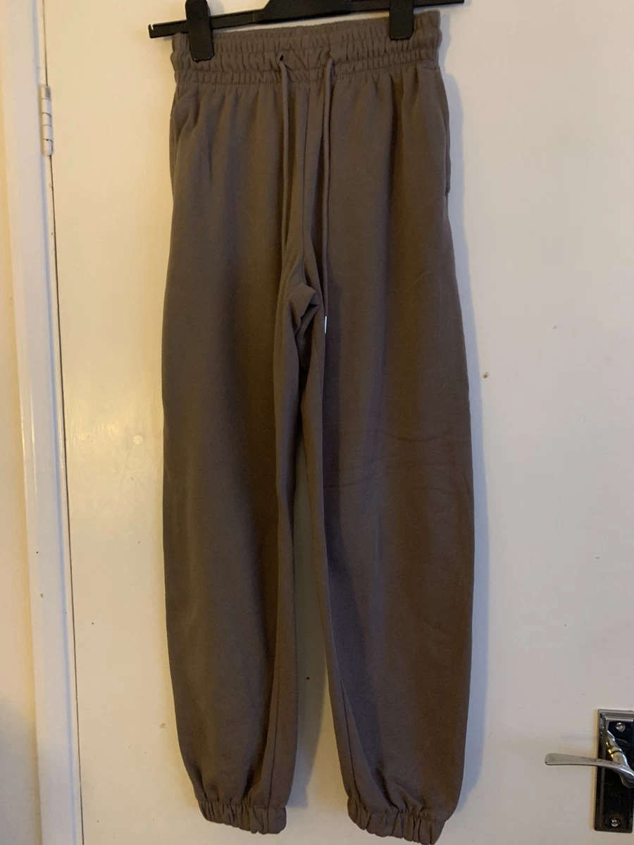 HERMOSOS TRACKIES H&M MARRÓN CLARO TALLA XS EN MUY BUENA CONDICIÓN
