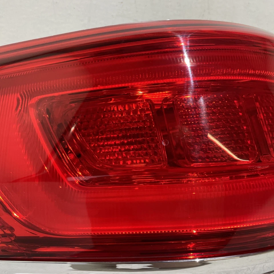 Jeep Grand Cherokee 2014-2021 luz trasera LED exterior conductor izquierdo OEM 2388 Foto 4 de 4