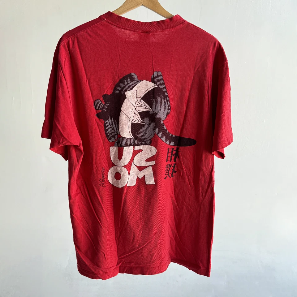 Bernard Kliban Sumo Cat L Vintage Unisex Red Tshirt Front & Back Graphic Design - Изображение 4 из 4