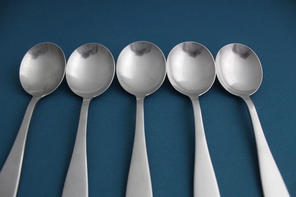 Cucharas de sopa ovaladas de 5 lugares Bogelund Jensen Centa / BGJ1 satinado Dinamarca 6 7/8" Foto 3 de 4