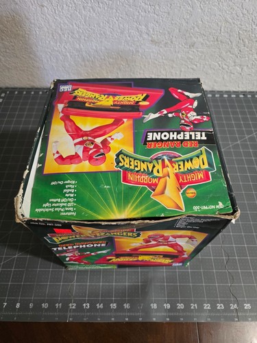 Telefono vintage 1994 Mighty Morphin Power Red Ranger Sabans non testato con scatola - Foto 17 di 23