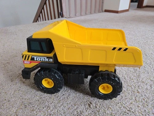 2020 Tonka Toy Mighty Dump Truck 952 Hasbro Steel Classic Yellow Metal