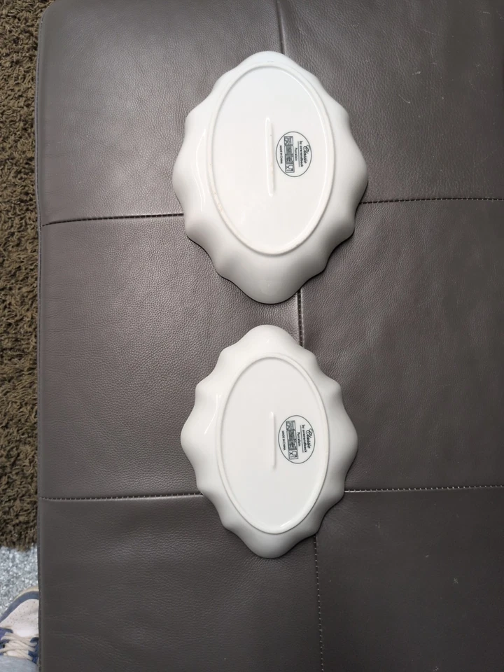 Colección Le Creuset Iris: Juego de 2 platos festoneados para servir Foto 2 de 2