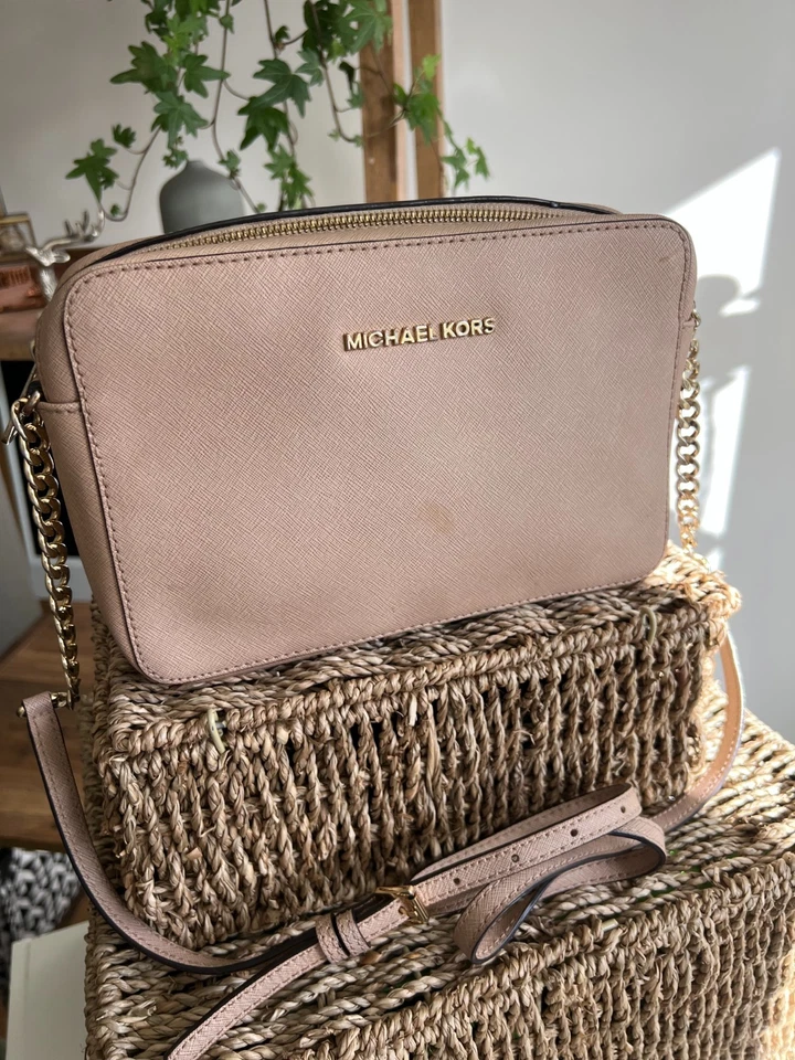 Michael Kors Camera Bag Jet Set Logo Crossbody Shoulder Bag - Image 3 of 4