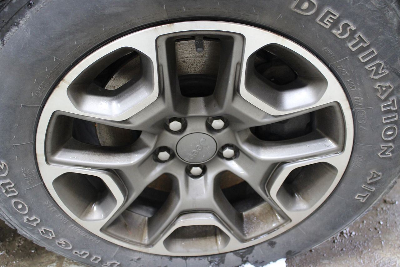 Aluminum 17x7.5 5x110mm Wheel 6XY502D2AA Fits 20-23 Cherokee 2968532