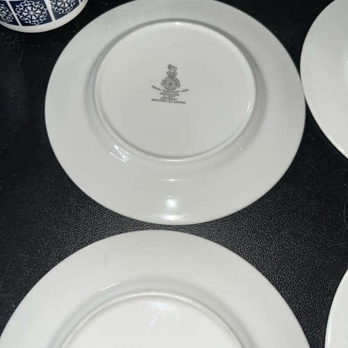 Royal Doulton Medallion Bread/Dessert Plates Set Of 4 - Picture 7 of 9