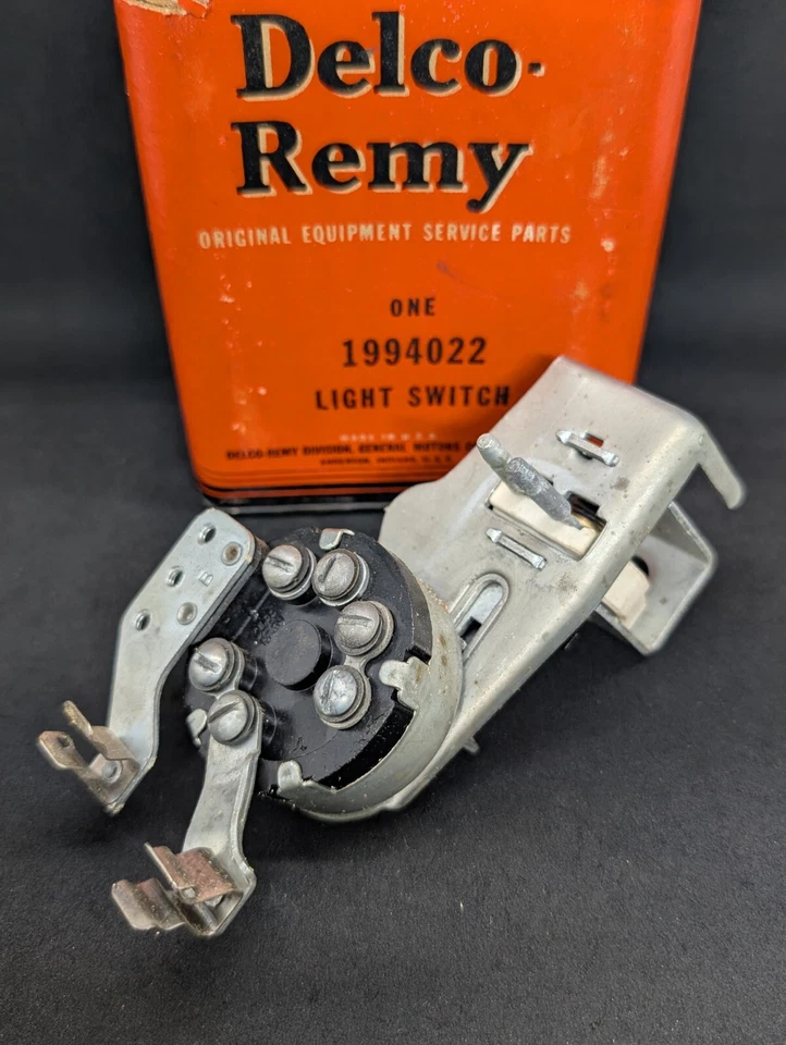 Nuevo de Lote Antiguo 1941 1942 1946 1947 Chevrolet Master Fleetline Interruptor Faro 1994022 Foto 2 de 4