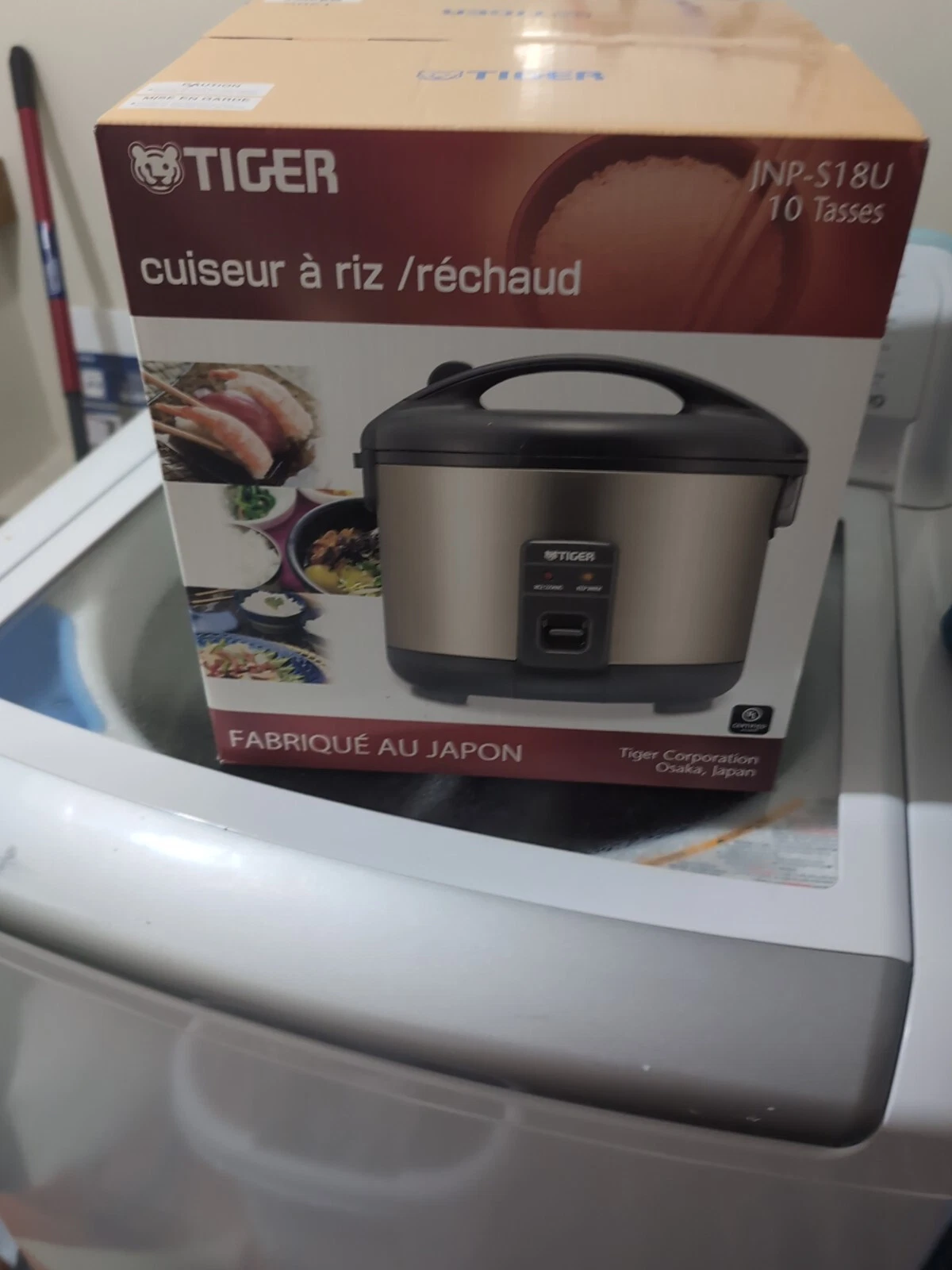 TIGER JNPS18U RICE COOKER MAKES UP TO 10 CUPS WITH NON STICK