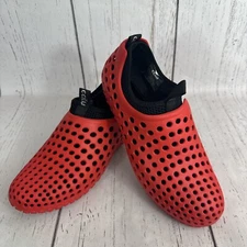 CCILU Men’s Black  & Red Summer Swim Shoes With Removable Insole Size 7